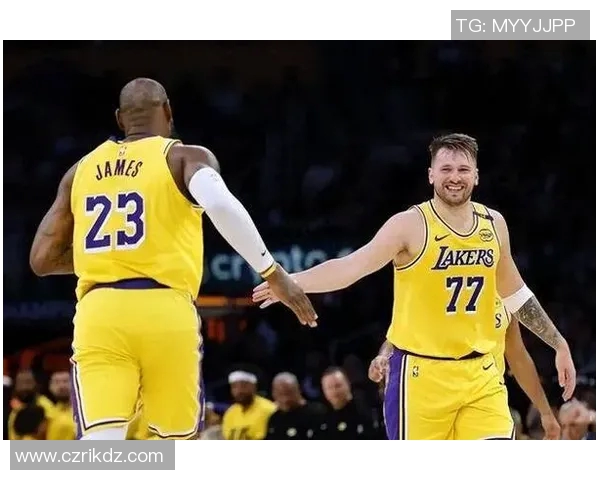 昔日恩怨再现！湖人与老队友狭路相逢