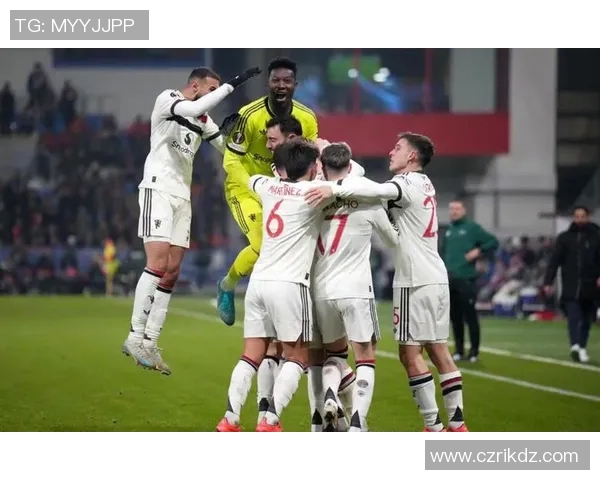 冲突升级！欧联与教练发生激烈争执